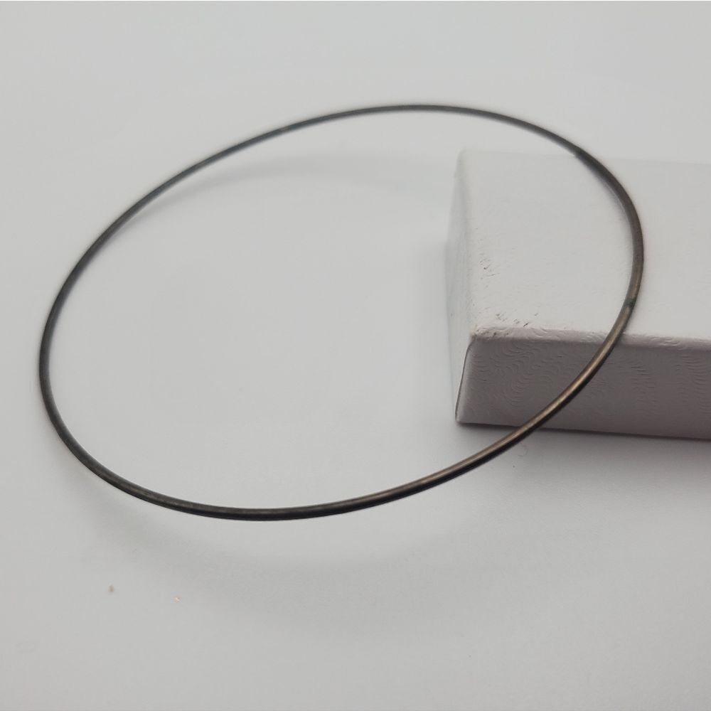 Minimalist slender silver toned bracelet 💥‎